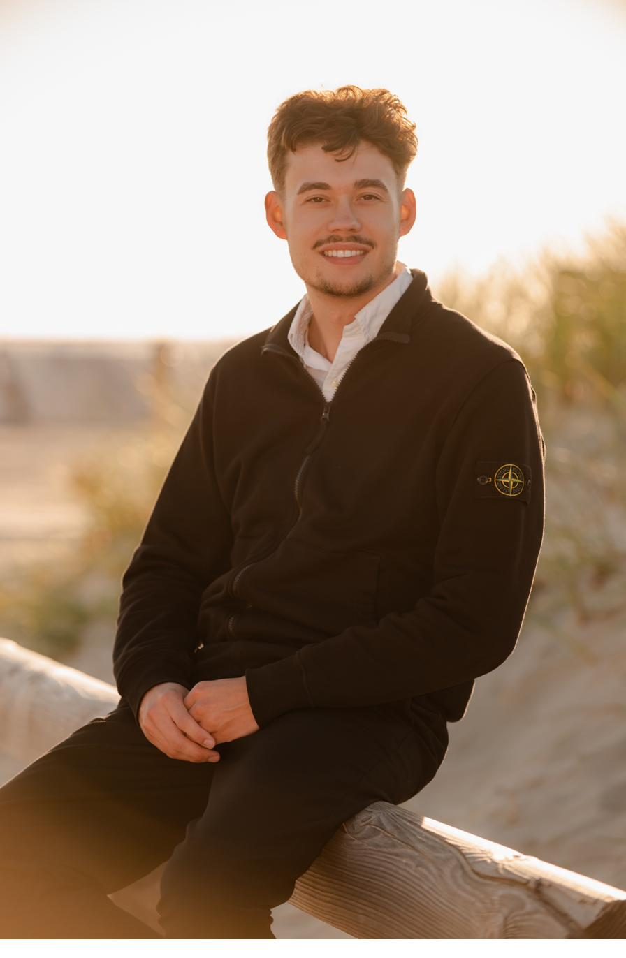 Nils Jakobs, Immobilienmakler und Investor von Deichkapital, in den Dünen an der Nordsee